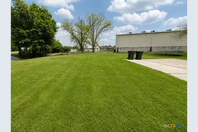 310 N La Grange Street, Hallettsville, TX 77964 - Photo 5