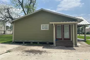 310 N La Grange St, Hallettsville, TX 77964 - Photo 5