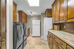 8359 Lower Mission Valley Rd, Victoria, TX 77905 - Photo 25