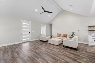 2204 Magnolia Dr, Round Rock, TX 78664 - Photo 9