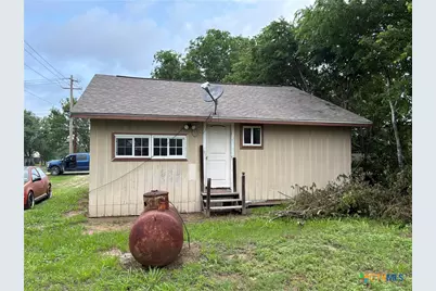 601 E 5th Street, Nixon, TX 78140 - Photo 3
