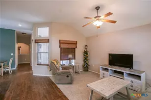 208 Yellowstone Dr, Victoria, TX 77904 - Photo 3