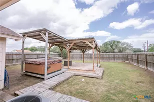 208 Yellowstone Dr, Victoria, TX 77904 - Photo 19