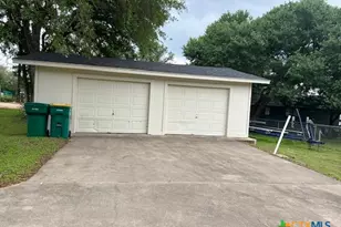 1128 Hill Cir E Dr, Granite Shoals, TX 78654 - Photo 11