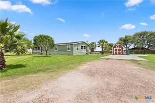1845 Royal Rd, Port Lavaca, TX 77979 - Photo 9
