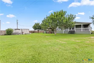 1845 Royal Rd, Port Lavaca, TX 77979 - Photo 7