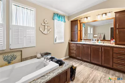 1845 Royal Road, Port Lavaca, TX 77979 - Photo 15