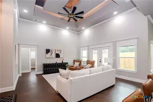 109 Luke Ct, Victoria, TX 77904 - Photo 5
