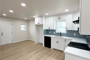 421 S 32nd St, Temple, TX 76501 - Photo 5
