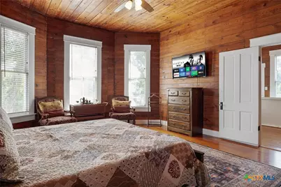 400 N Bowie Street, Seguin, TX 78155 - Photo 31