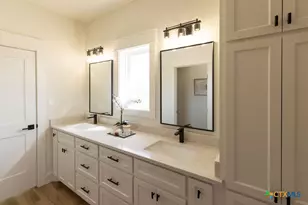 998 Bliss Dr, Victoria, TX 77904 - Photo 19