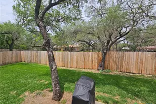 1095 Diamondhead Dr, Canyon Lake, TX 78133 - Photo 7