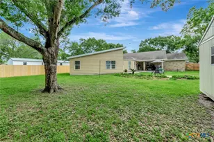 1002 S 2nd St, Ganado, TX 77962 - Photo 43