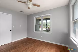 1210 Cloud St, Lampasas, TX 76550 - Photo 9