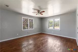 1210 Cloud St, Lampasas, TX 76550 - Photo 5