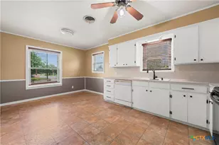 1803 S 15th St, Temple, TX 76504 - Photo 9