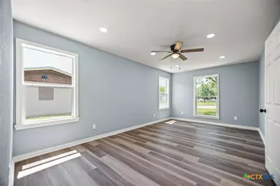 210 Travis Street, Port Lavaca, TX 77979 - Photo 15