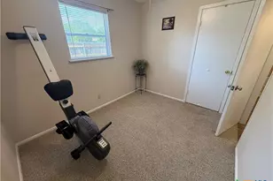 412 E Walnut St, Seguin, TX 78155 - Photo 17