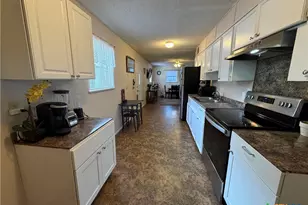 412 E Walnut St, Seguin, TX 78155 - Photo 5