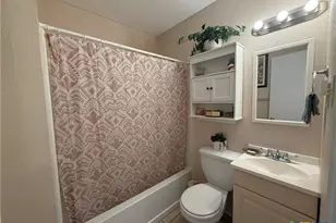 412 E Walnut St, Seguin, TX 78155 - Photo 21