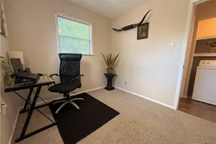 412 E Walnut St, Seguin, TX 78155 - Photo 19