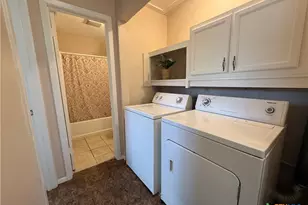 412 E Walnut St, Seguin, TX 78155 - Photo 15