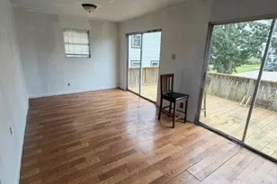 605 S Guadalupe St, Port Lavaca, TX 77979 - Photo 3