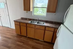 605 S Guadalupe St, Port Lavaca, TX 77979 - Photo 9
