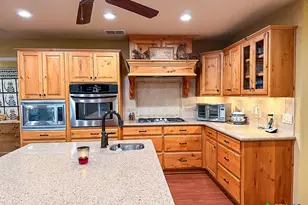 1329 Donovan St, Gonzales, TX 78629 - Photo 17