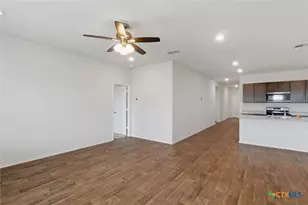 716 Monarch Dr, Seguin, TX 78155 - Photo 13