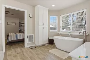 642 Phantom Rider Trail, Spring Branch, TX 78070 - Photo 17