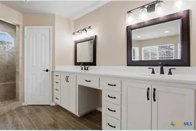 642 Phantom Rider Trail, Spring Branch, TX 78070 - Photo 13