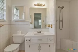2410 Robin Rd, Temple, TX 76502 - Photo 21