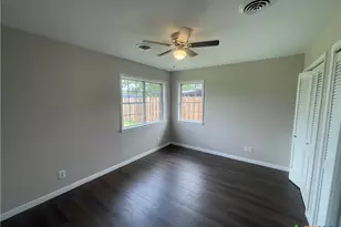 2006 Bon Aire Ave, Victoria, TX 77901 - Photo 11