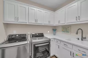 1033 Carriage Loop, New Braunfels, TX 78132 - Photo 17