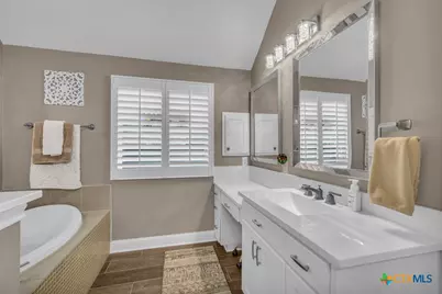 1033 Carriage Loop, New Braunfels, TX 78132 - Photo 15