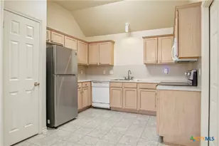 2130 Keystone Dr, New Braunfels, TX 78130 - Photo 7