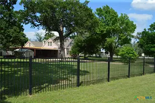 3202 N Travis Ave, Cameron, TX 76520 - Photo 3