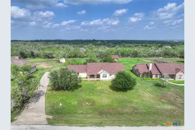 175 Creekwood Drive, Gonzales, TX 78629 - Photo 5