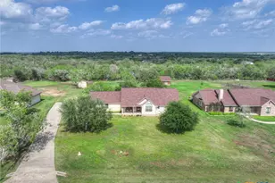 175 Creekwood Dr, Gonzales, TX 78629 - Photo 39