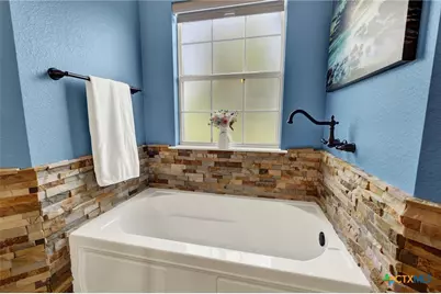 175 Creekwood Drive, Gonzales, TX 78629 - Photo 19