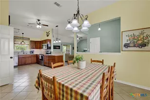 175 Creekwood Dr, Gonzales, TX 78629 - Photo 11