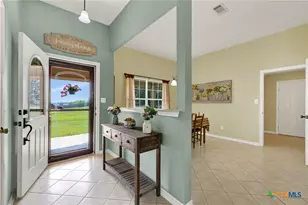 175 Creekwood Dr, Gonzales, TX 78629 - Photo 3