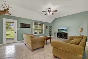 175 Creekwood Dr, Gonzales, TX 78629 - Photo 13