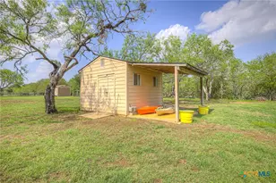 175 Creekwood Dr, Gonzales, TX 78629 - Photo 35