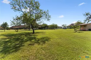 175 Creekwood Dr, Gonzales, TX 78629 - Photo 39