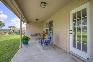 175 Creekwood Dr, Gonzales, TX 78629 - Photo 33