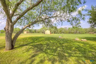 175 Creekwood Dr, Gonzales, TX 78629 - Photo 29