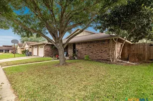 403 Alamogordo Dr, Victoria, TX 77904 - Photo 3
