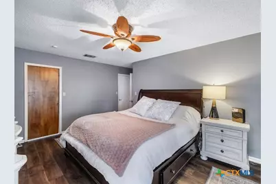 403 Alamogordo Drive, Victoria, TX 77904 - Photo 17